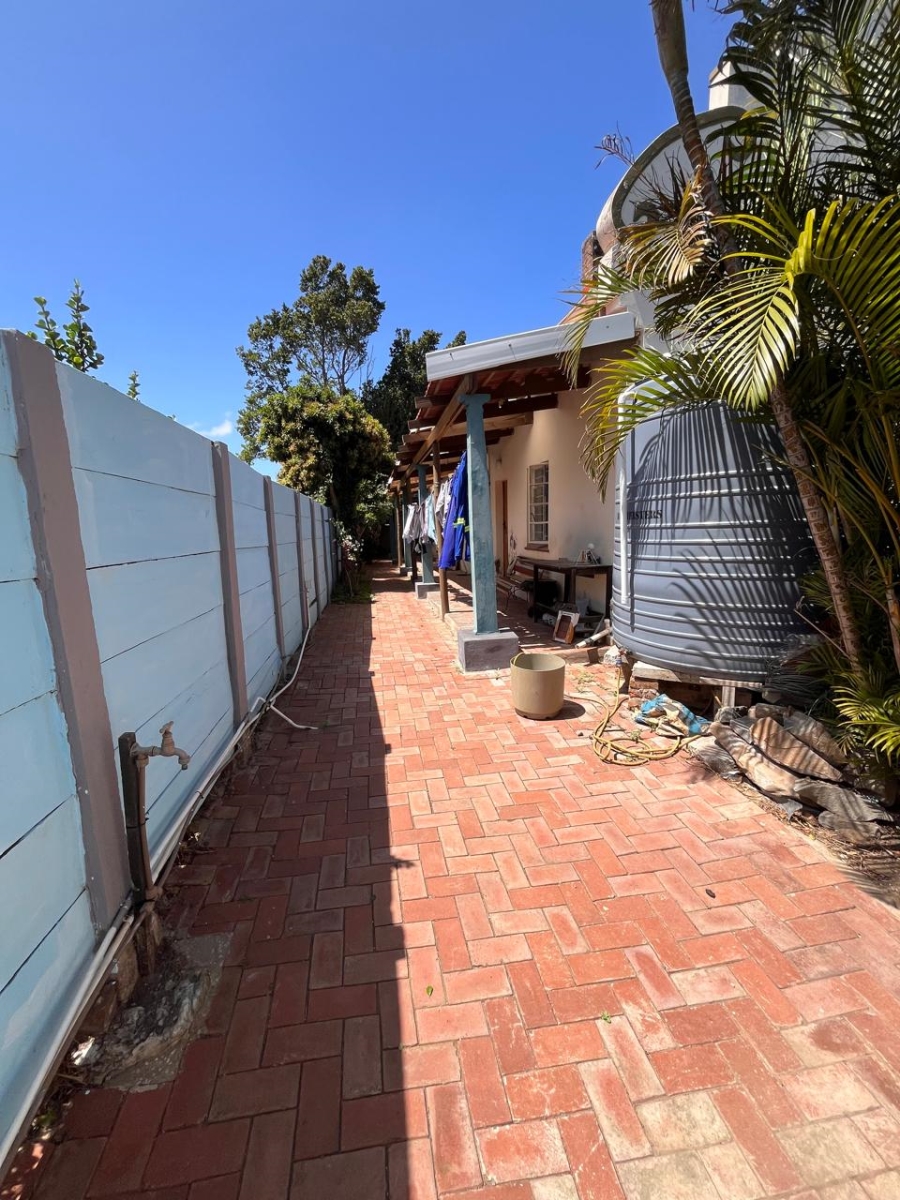 5 Bedroom Property for Sale in Cambridge Eastern Cape